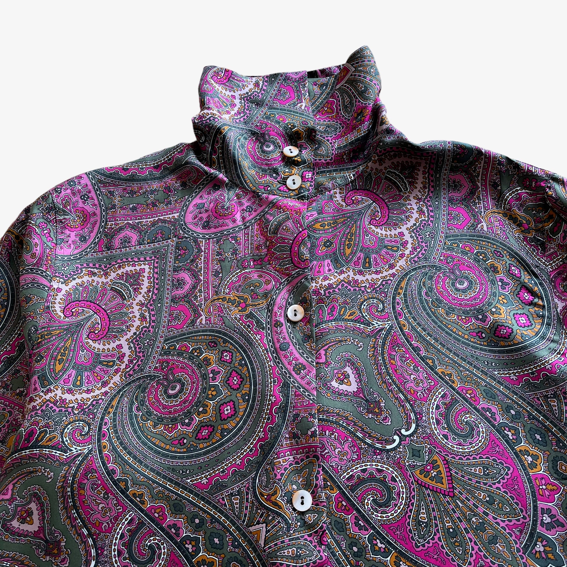 Vintage 80s Womens Bramante Paisley Print Long Sleeve Turtleneck Silk Shirt Retro - Casspios Dream