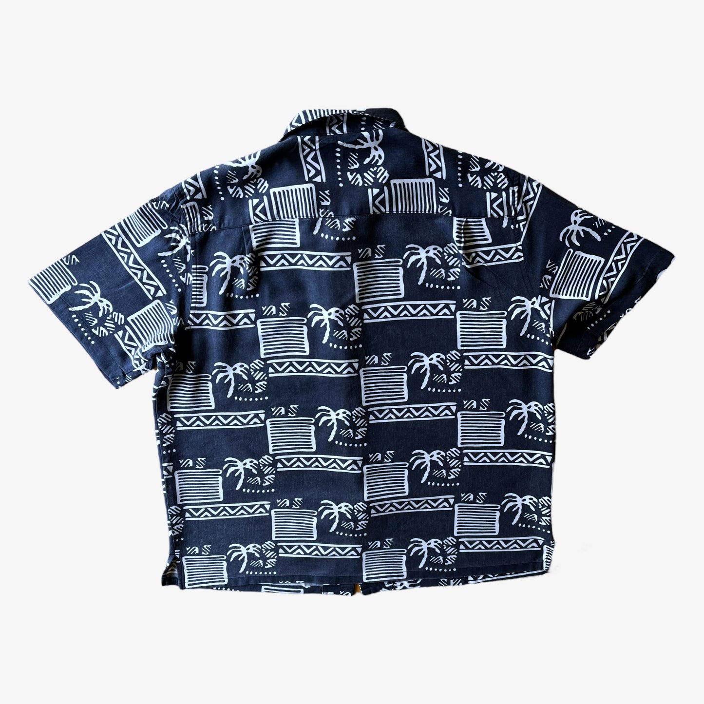 Vintage 90s Mens Island Republic Palm Tree Print Short Sleeve Navy Silk Blend Hawaiian Shirt Back - Casspios Dream