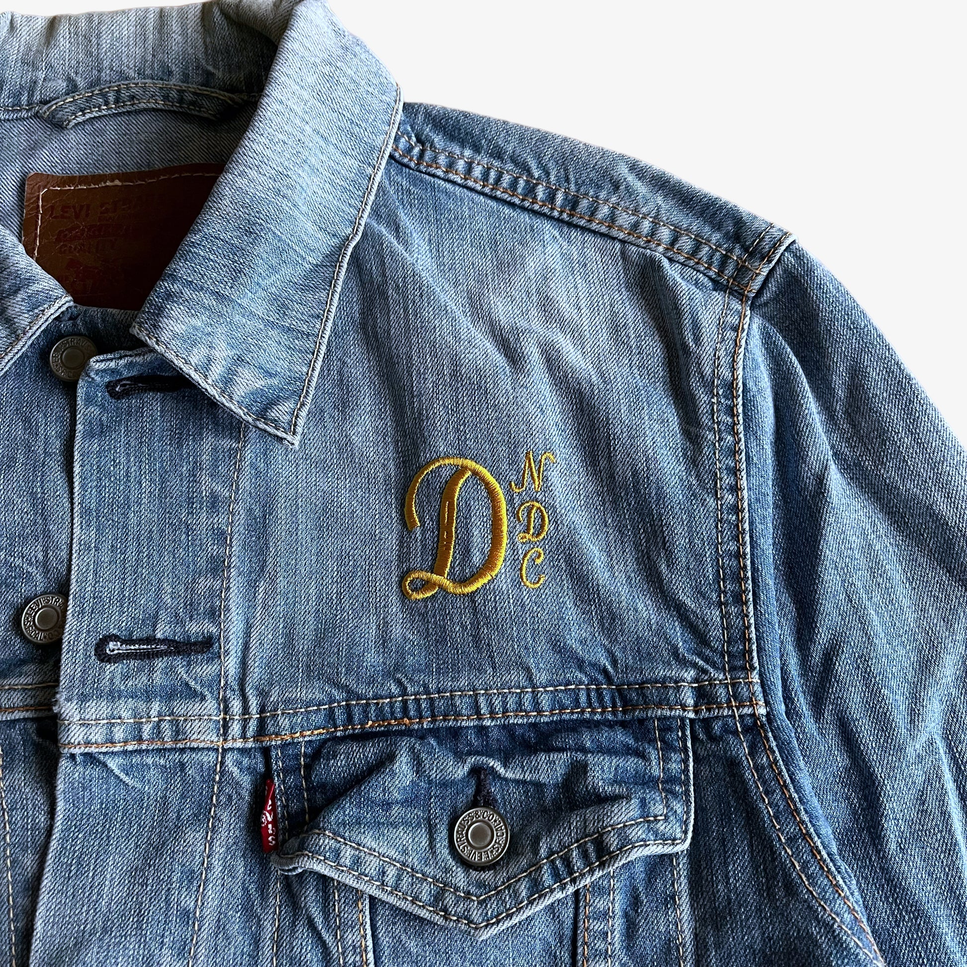 Vintage 90s Mens Levis Jesus Christ Has My Back Embroidered Blue Denim Trucker Jacket Logo - Casspios Dream