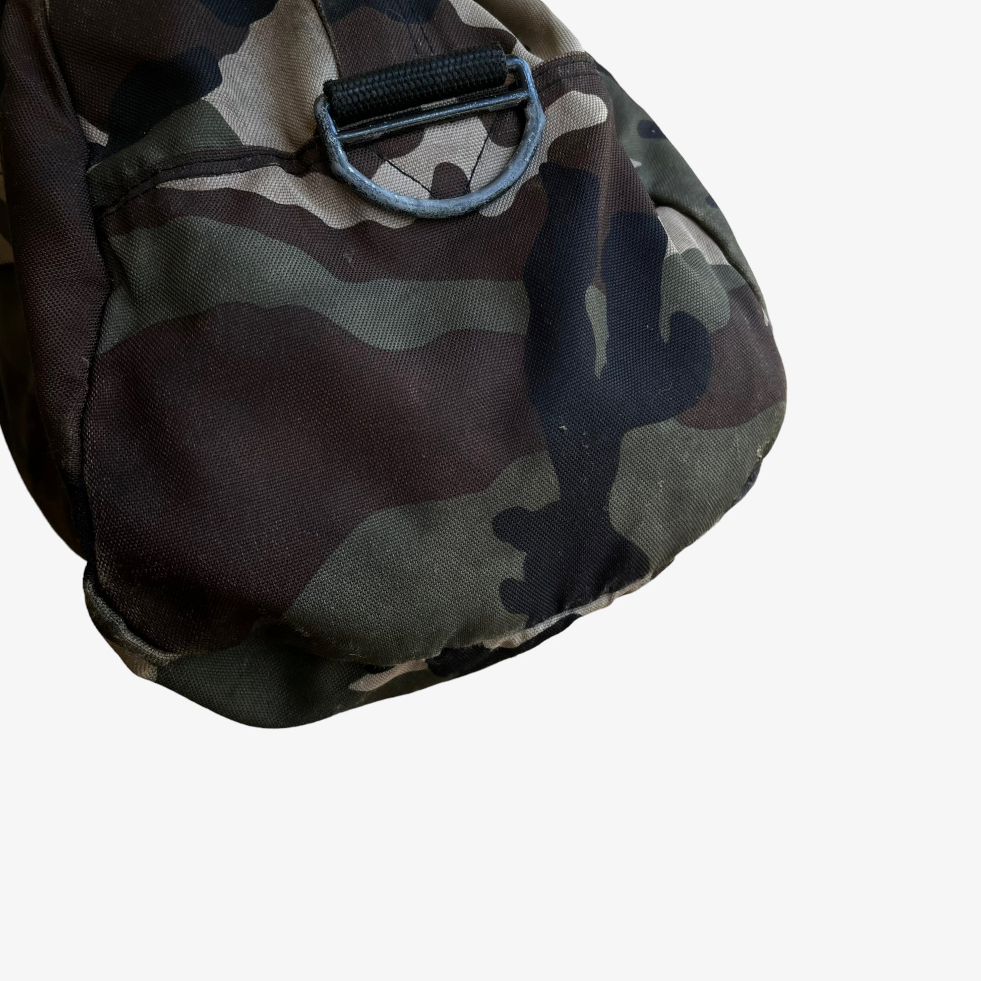 Vintage Y2K Eastpak Camouflage Duffle Bag Mark - Casspios Dream