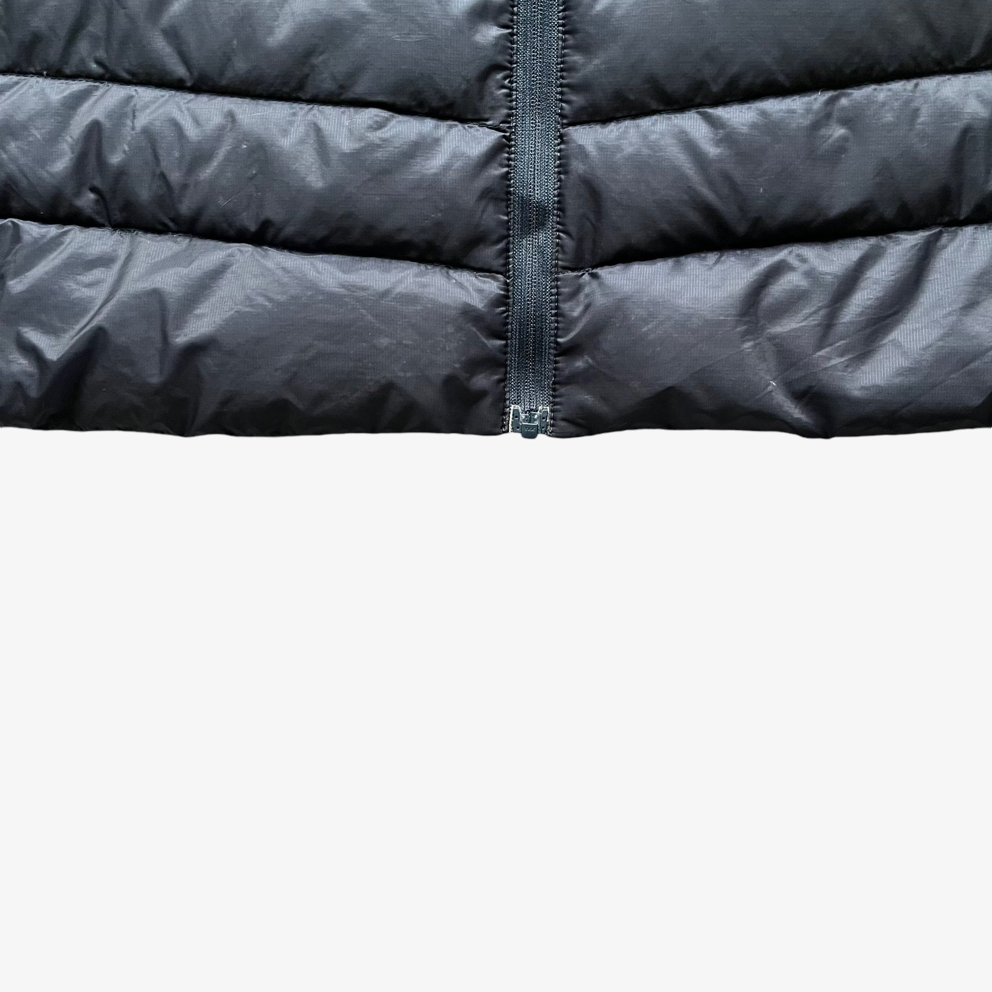 Vintage Y2K Womens Arcteryx Cerium Goose Down Grey Hooded Puffer Jacket With Packable Bag Hem - Casspios Dream