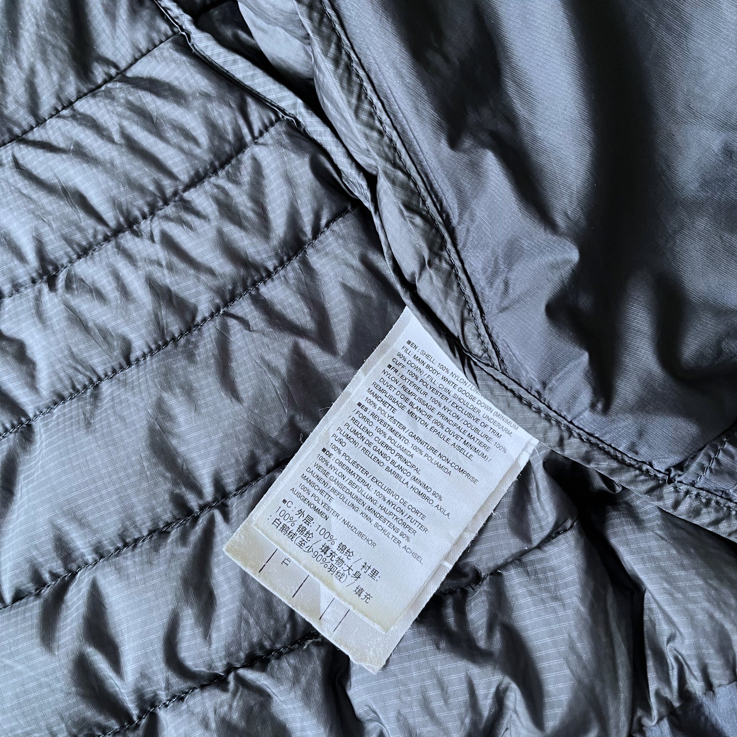 Vintage Y2K Womens Arcteryx Cerium Goose Down Grey Hooded Puffer Jacket With Packable Bag Material Label - Casspios Dream