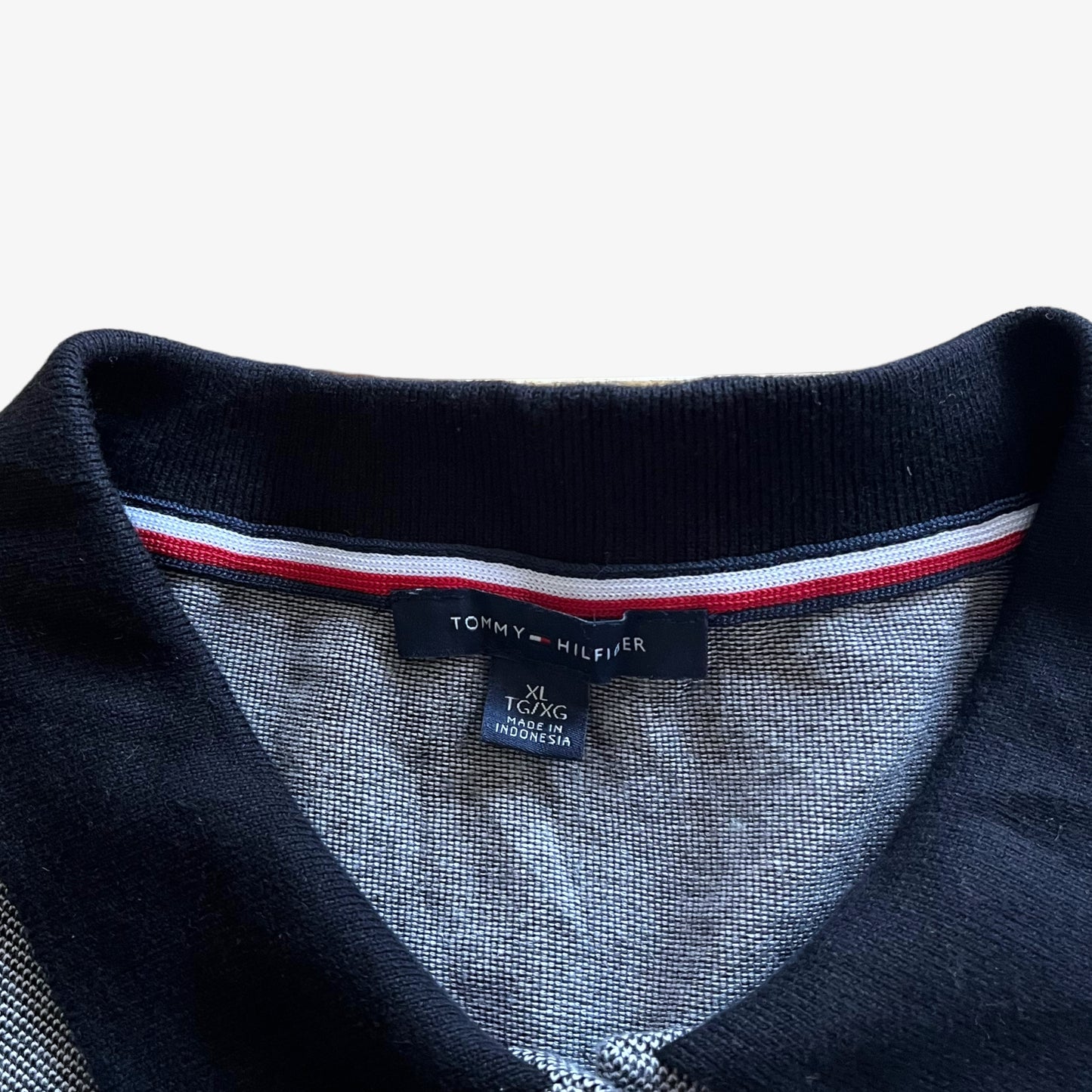 Vintage Y2K Womens Tommy Hilfiger Grey Polo Shirt With Beaded Breast Logo Label - Casspios Dream