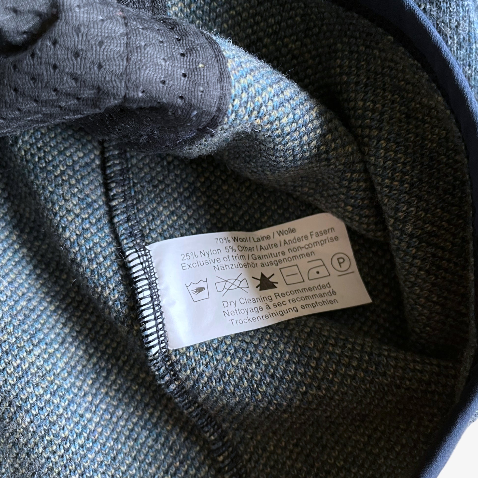 Vintage Y2K Arcteryx Navy Wool Fleece Jacket Inside Label - Casspios Dream