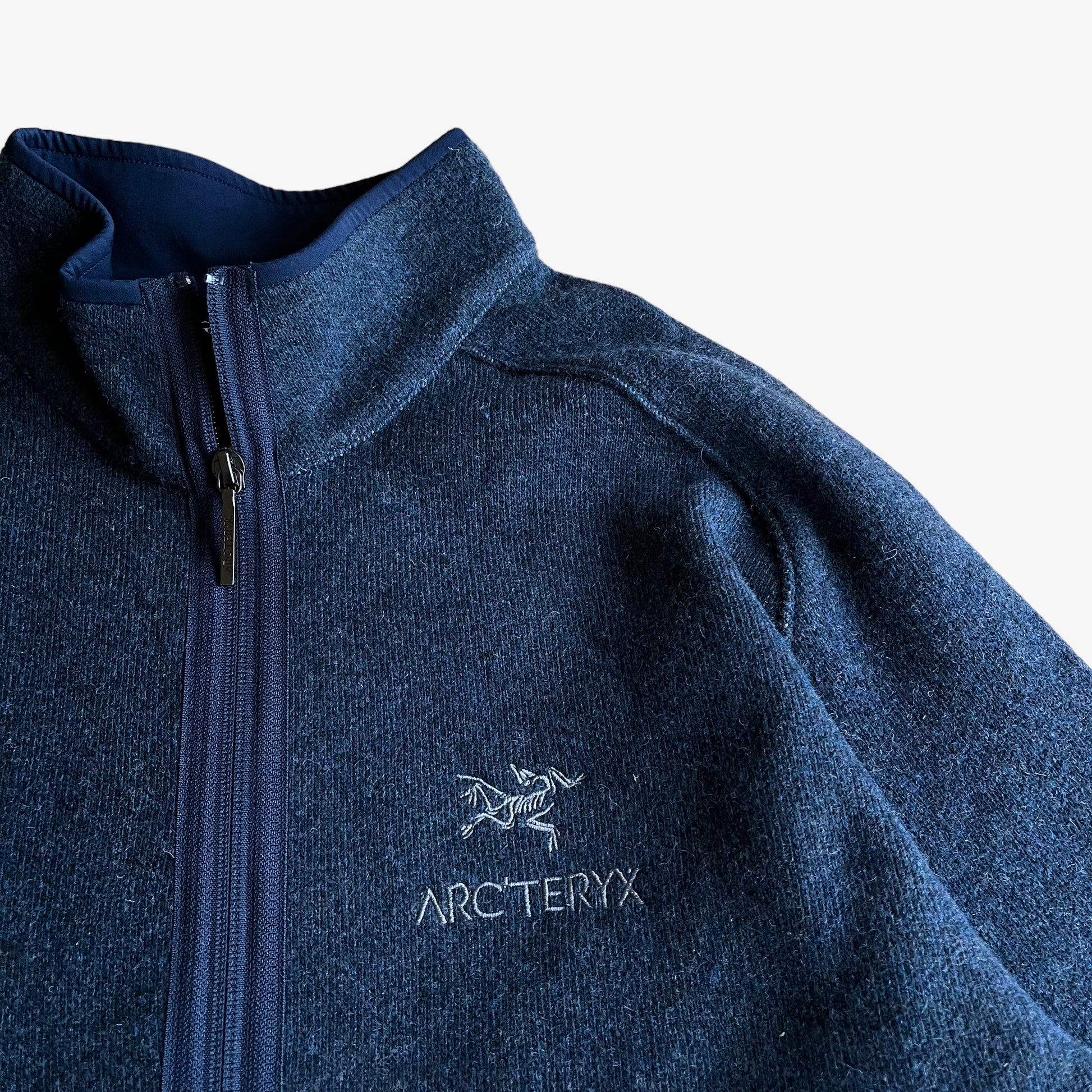 Vintage Y2K Arcteryx Navy Wool Fleece Jacket Logo - Casspios Dream